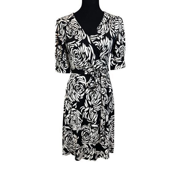 Banana Republic Silk Blend Wrap Dress Size SMALL Black Cream Floral V Neck - Picture 10 of 10